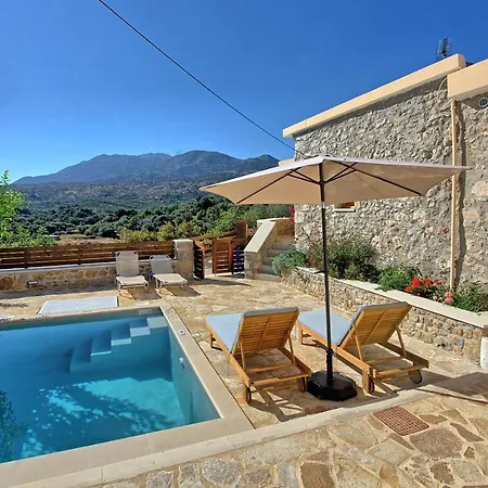 Villa Vicilla By Posarellivillas